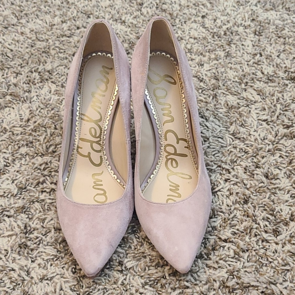Nude/pink heels